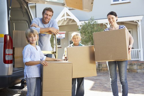 Reliable South Kensington moving service for household and business items